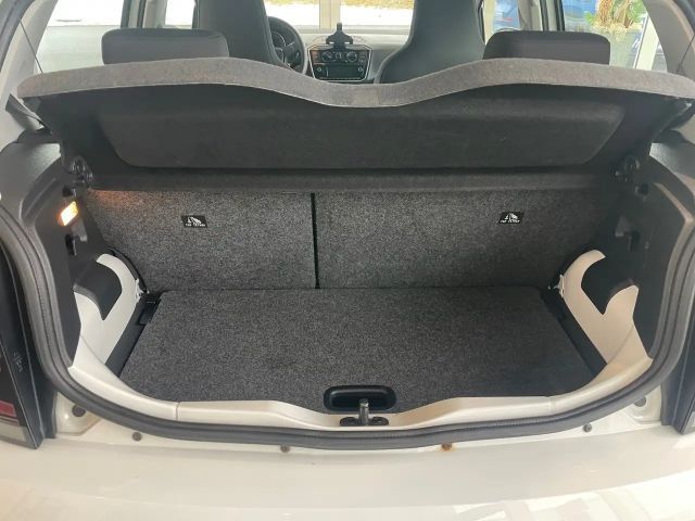 Volkswagen up! Move Move up!