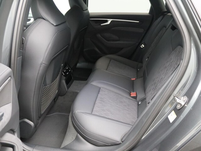 Audi A6 Avant Quattro S-Tronic