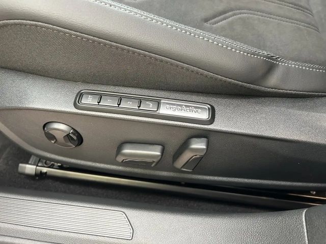 Volkswagen Golf Business DSG Variant