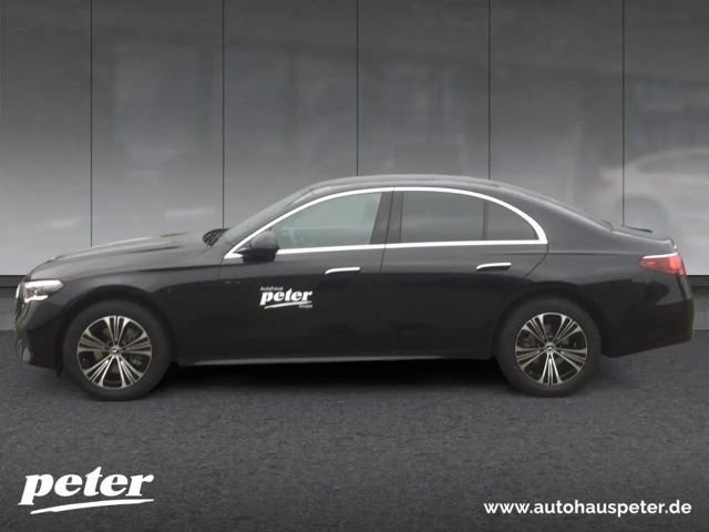 Mercedes-Benz E 200 4MATIC AVANTGARDE Sedan