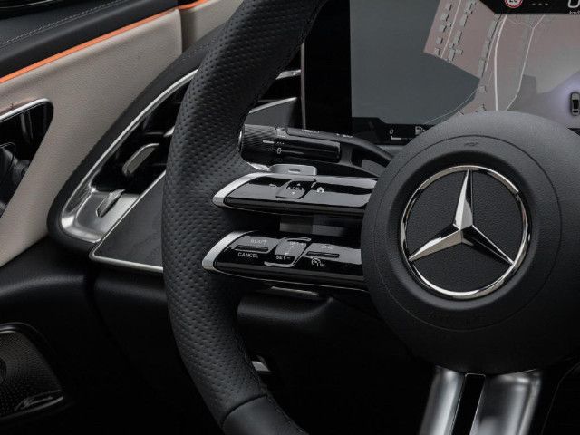 Mercedes-Benz E 200 Sedan