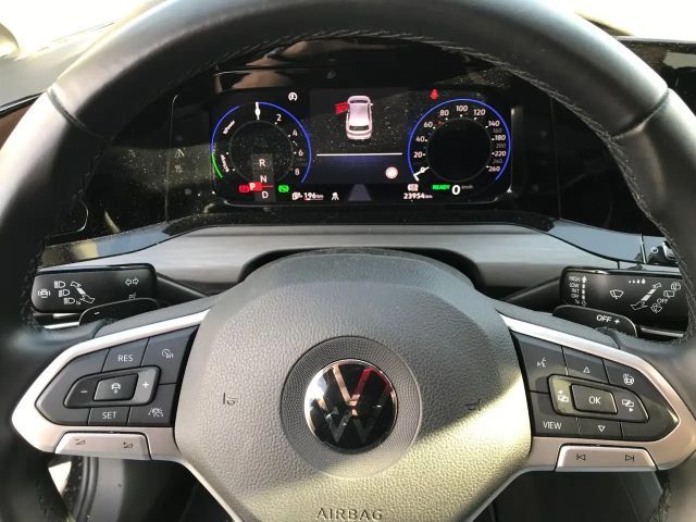 Volkswagen Golf DSG Style eHybrid