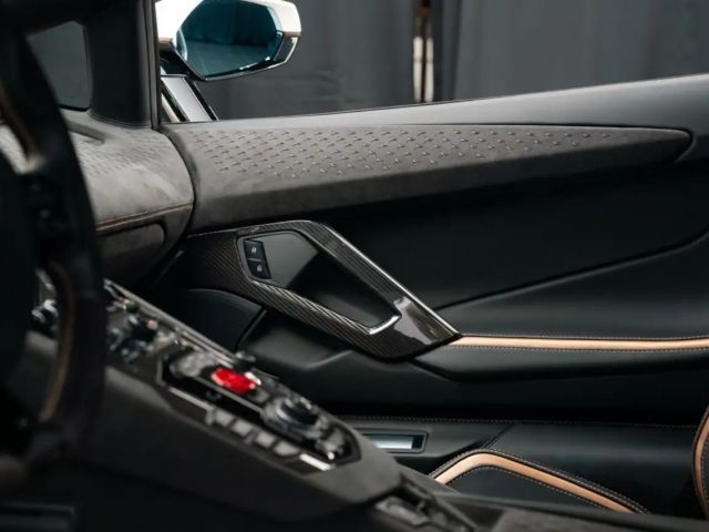 Lamborghini Aventador Ultimae/KAMERA/CARBON/GARANTIE 05/27