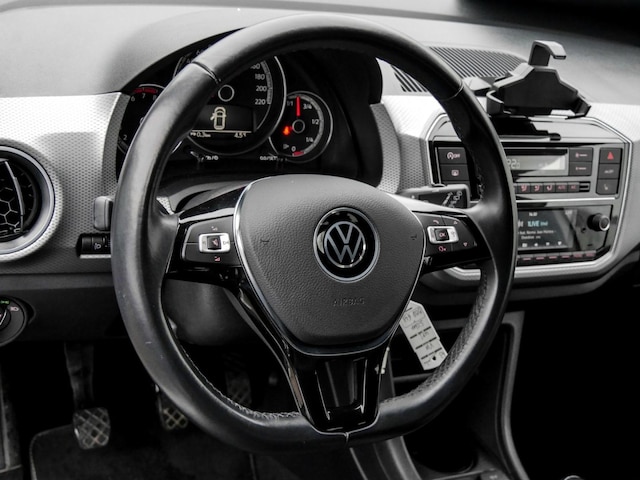 Volkswagen up! Active