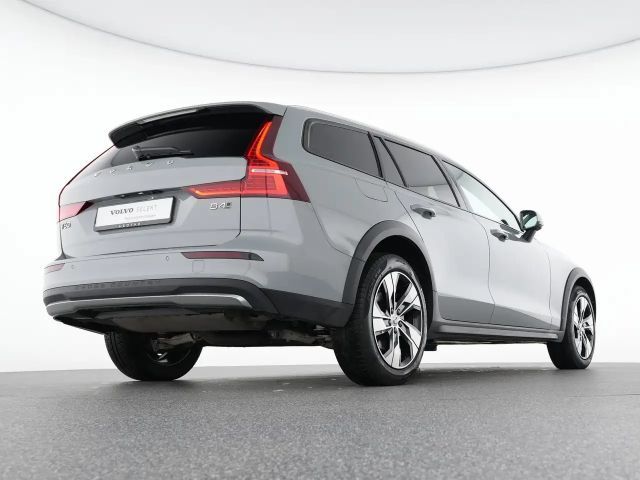 Volvo V60 Cross Country AWD Plus