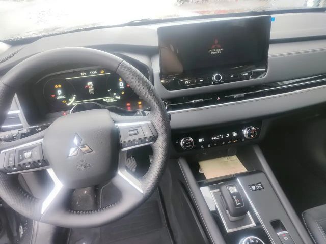 Mitsubishi Outlander Invite PHEV