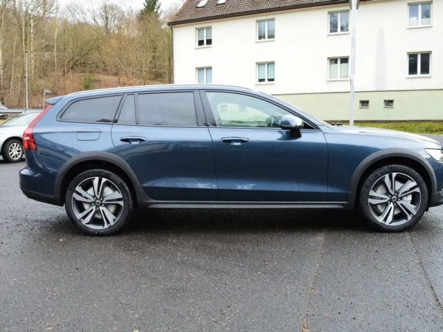 Volvo V60 Cross Country AWD Plus