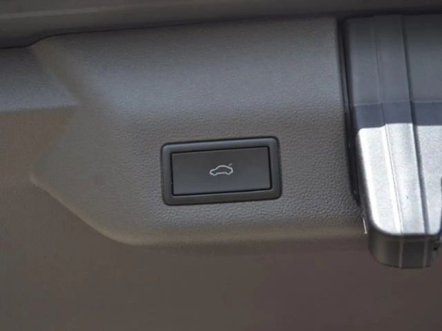 Volkswagen Multivan 2.0 TDI DSG Style T7