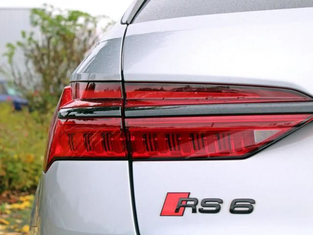 Audi RS6 Avant Performance Quattro