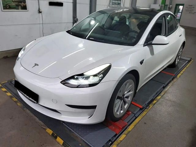 Tesla Model 3 FACELIFT SPORT PARKSENSOREN V+H PANO+19 SPORTALU!