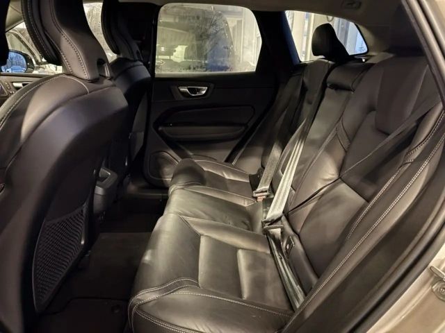 Volvo XC60 AWD Dark Plus