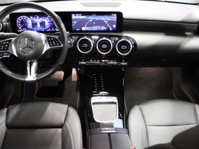 Mercedes-Benz A 200 A 200 d Progressive