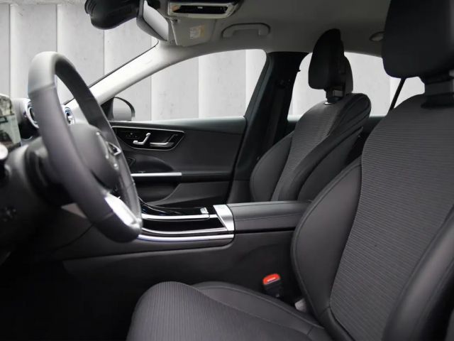 Mercedes-Benz C 180 Sedan