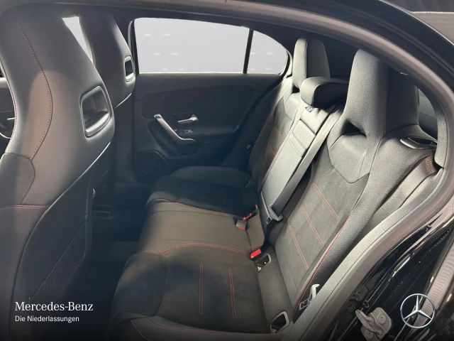 Mercedes-Benz A 220 A 220 d AMG Line