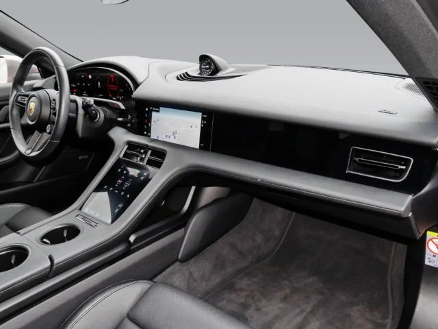 Porsche Taycan 4 Cross Turismo