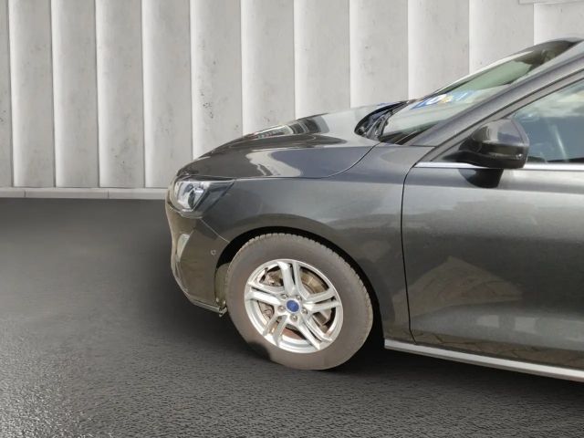 Ford Focus Cool & Connect Wagon