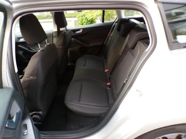 Ford Focus Titanium Wagon