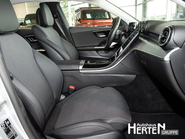 Mercedes-Benz C 180 AVANTGARDE Sedan