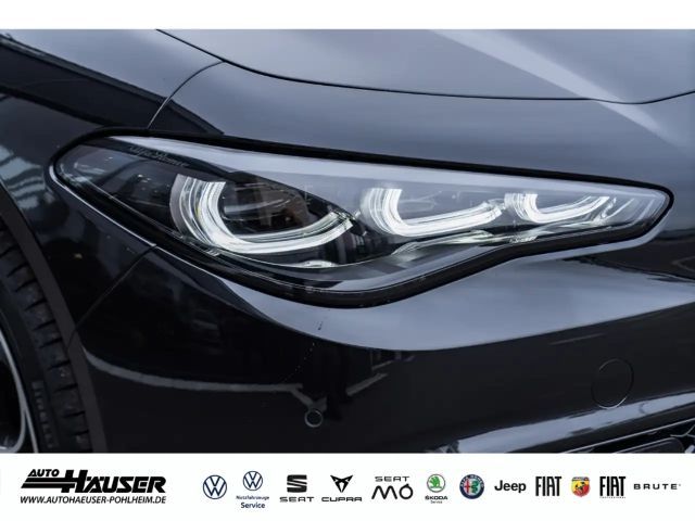 Alfa Romeo Giulia AT8 Q4 Turbo