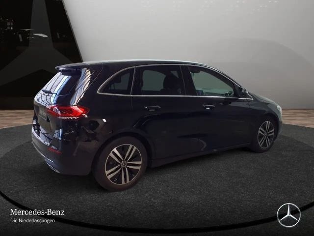 Mercedes-Benz B 180 Progressive Sedan