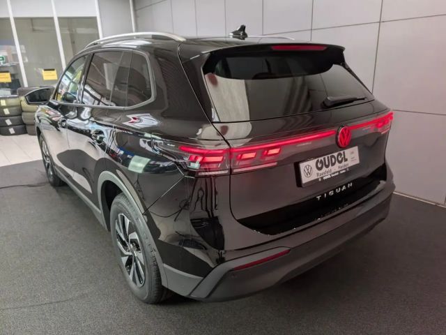 Volkswagen Tiguan 2.0 TDI"Life"ACC AHK App LaneASS Rear