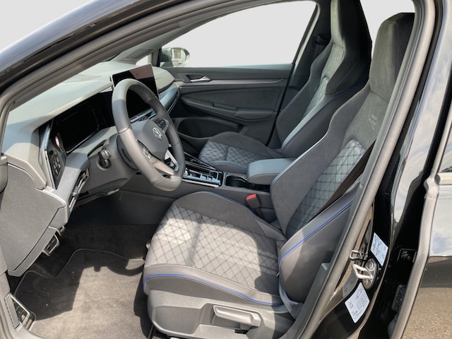 Volkswagen Golf 1.5 eTSI DSG R-Line