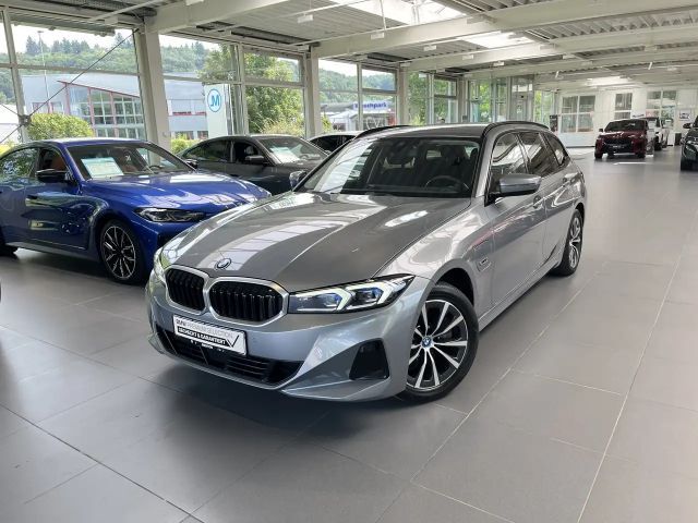 BMW 330 330e