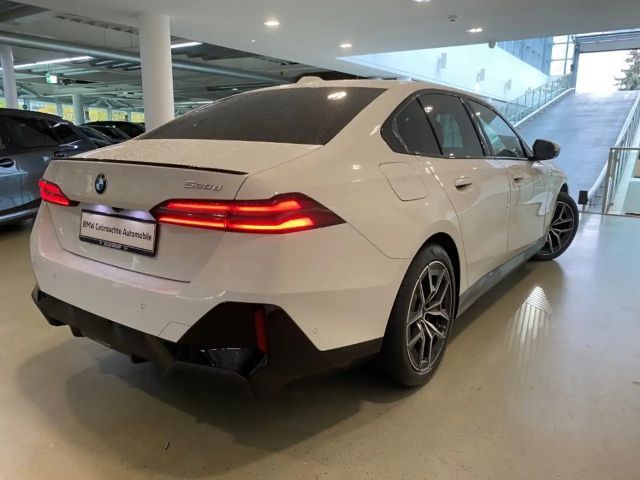 BMW 520 520d M-Sport Sedan