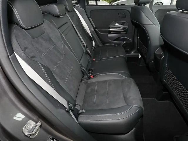 Mercedes-Benz GLA 200 AMG Line