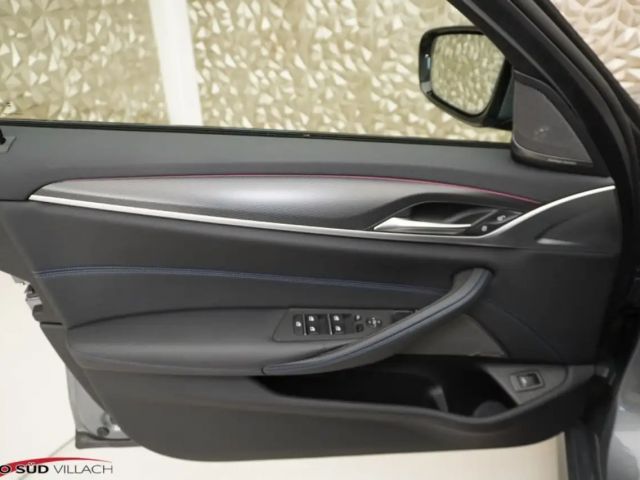 BMW 530 530d Touring xDrive