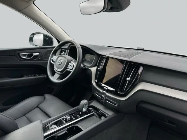 Volvo XC60 AWD Dark Plus