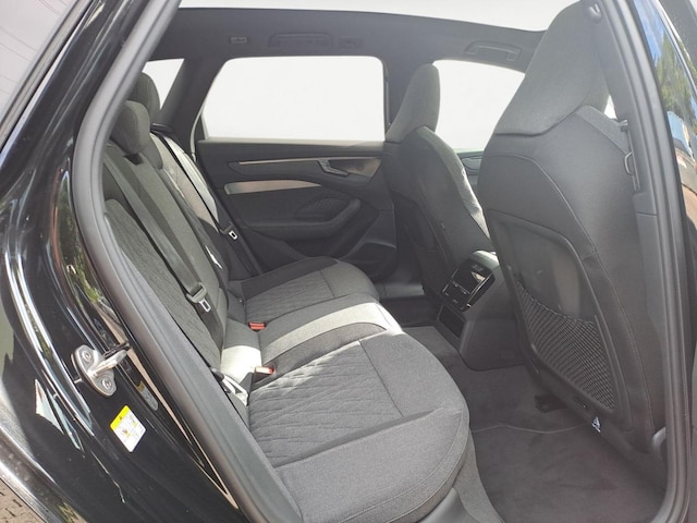 Audi A6 Avant Quattro S-Tronic