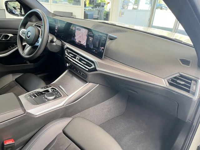 BMW 318 318i M-Sport Sedan