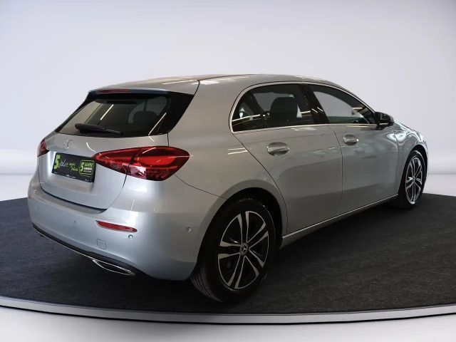 Mercedes-Benz A 200 LENKRADHEIZUNG LED HP 17 ZOLL ALU