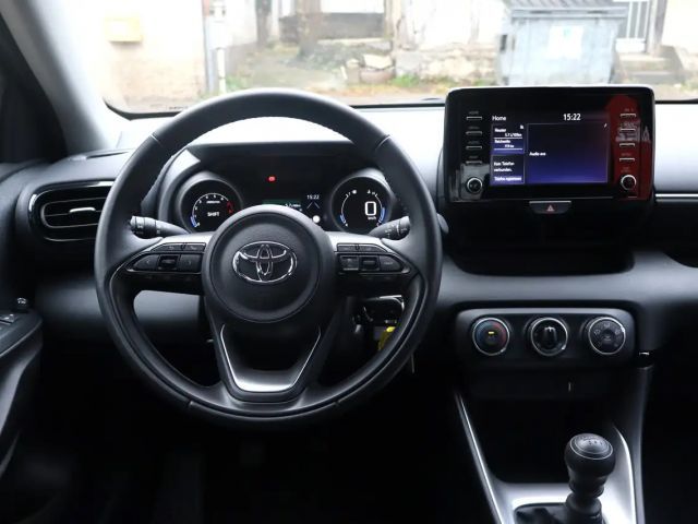 Toyota Yaris Hatchback Team D