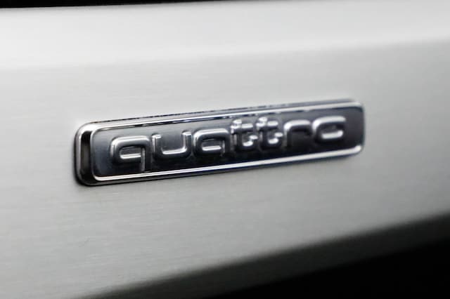 Audi A4 40 TFSI Avant Quattro S-Line S-Tronic