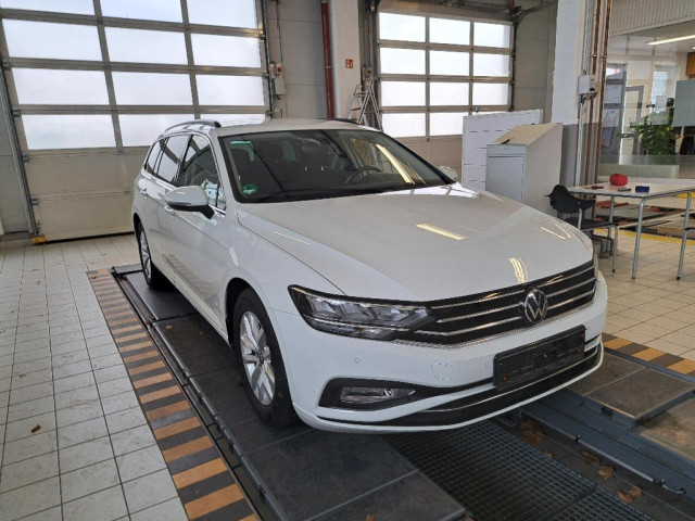 Volkswagen Passat 1.5 TSI Business DSG Variant