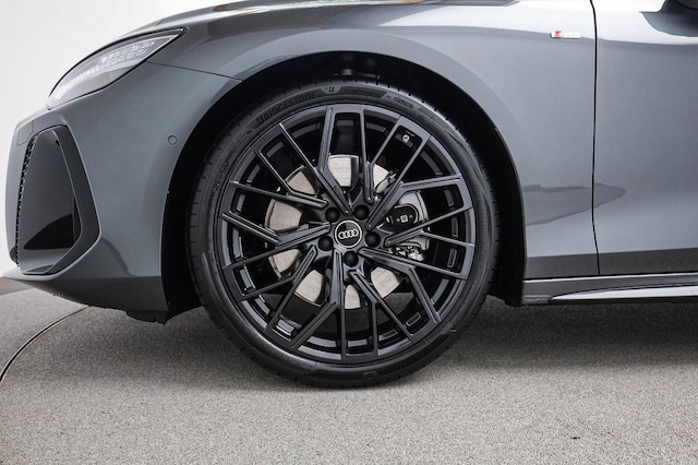 Audi A6 Avant Quattro S-Tronic