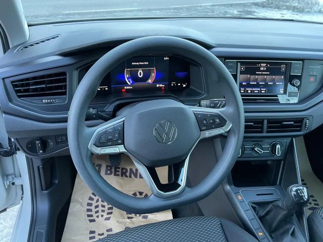 Volkswagen Polo Basis 1,0 Benziner 80PS