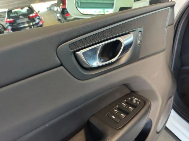 Volvo XC60 AWD Geartronic Momentum