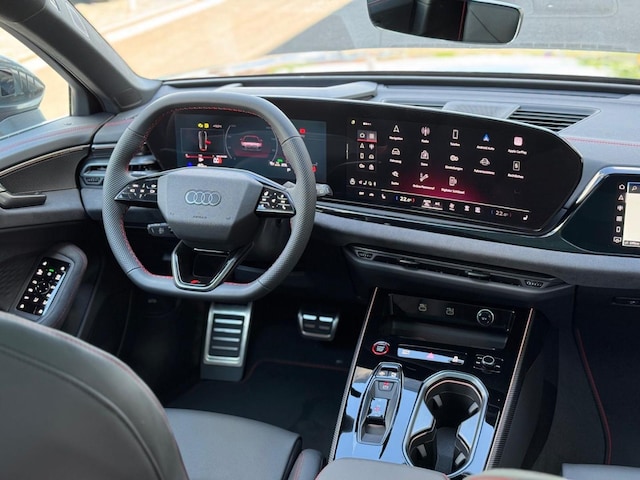 Audi A6 Avant Quattro S-Tronic