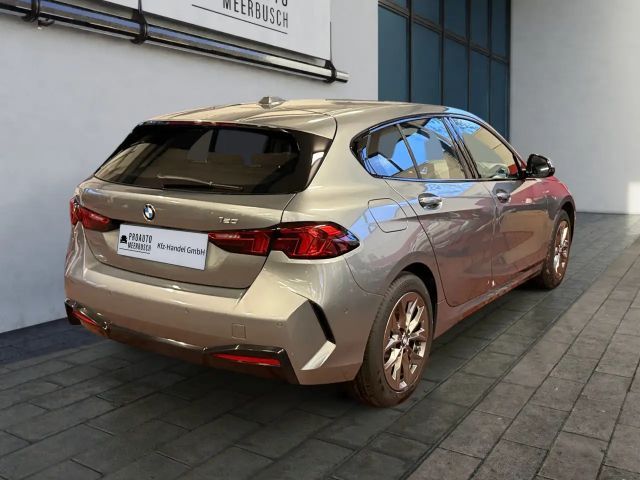 BMW 120 120i Sedan