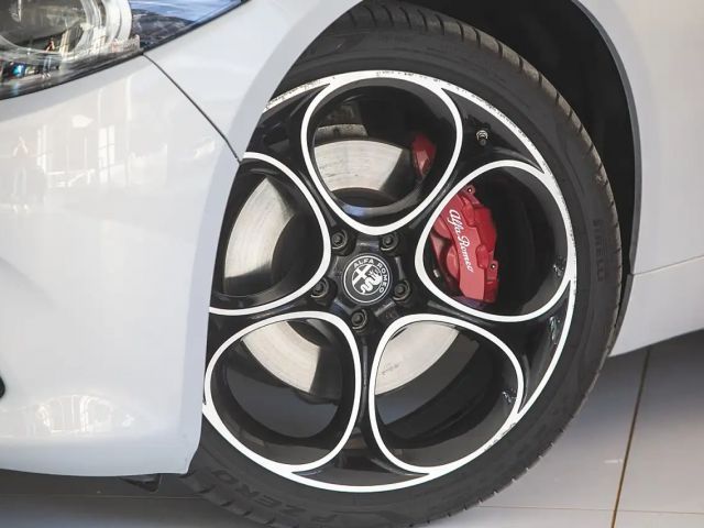 Alfa Romeo Giulia AT8 AWD Q4 Veloce