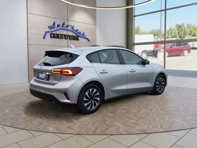 Ford Focus 1,0 125PS ACC/Kamera/LED/Navi/Winterp.     **