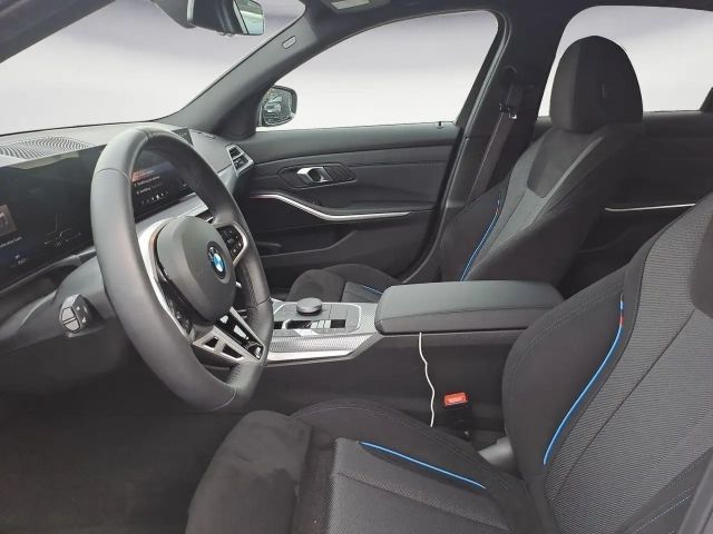 BMW 320 320d M-Sport Sedan xDrive