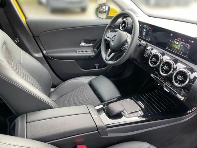 Mercedes-Benz A 200 A 200 d