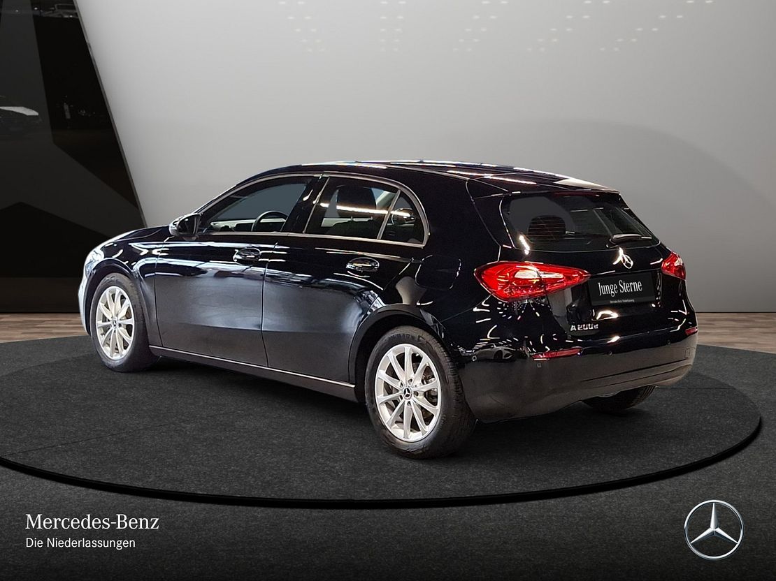 Mercedes-Benz A 200 A 200 d
