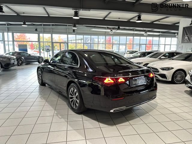 Mercedes-Benz E 200 AVANTGARDE Sedan