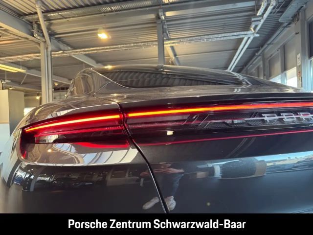 Porsche Taycan BOSE Abstandstempomat LED-Matrix Panorama