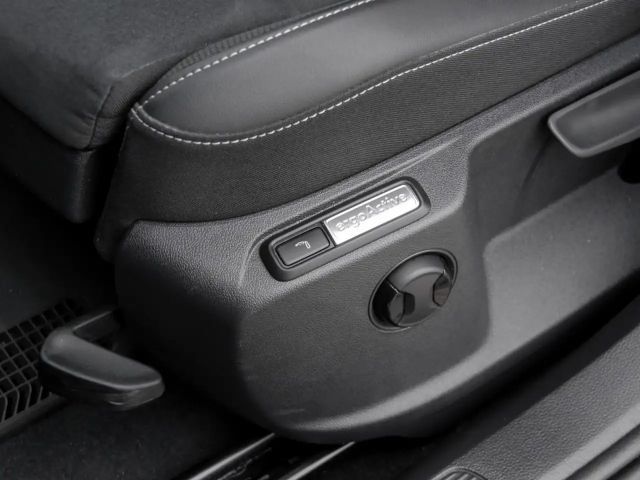 Volkswagen T-Roc 1.5 TSI DSG R-Line